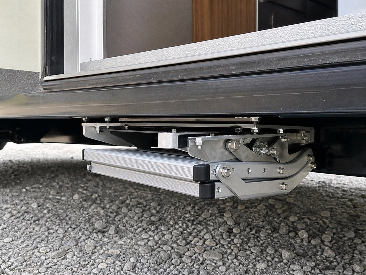 Integrated electric RV step retracted detail