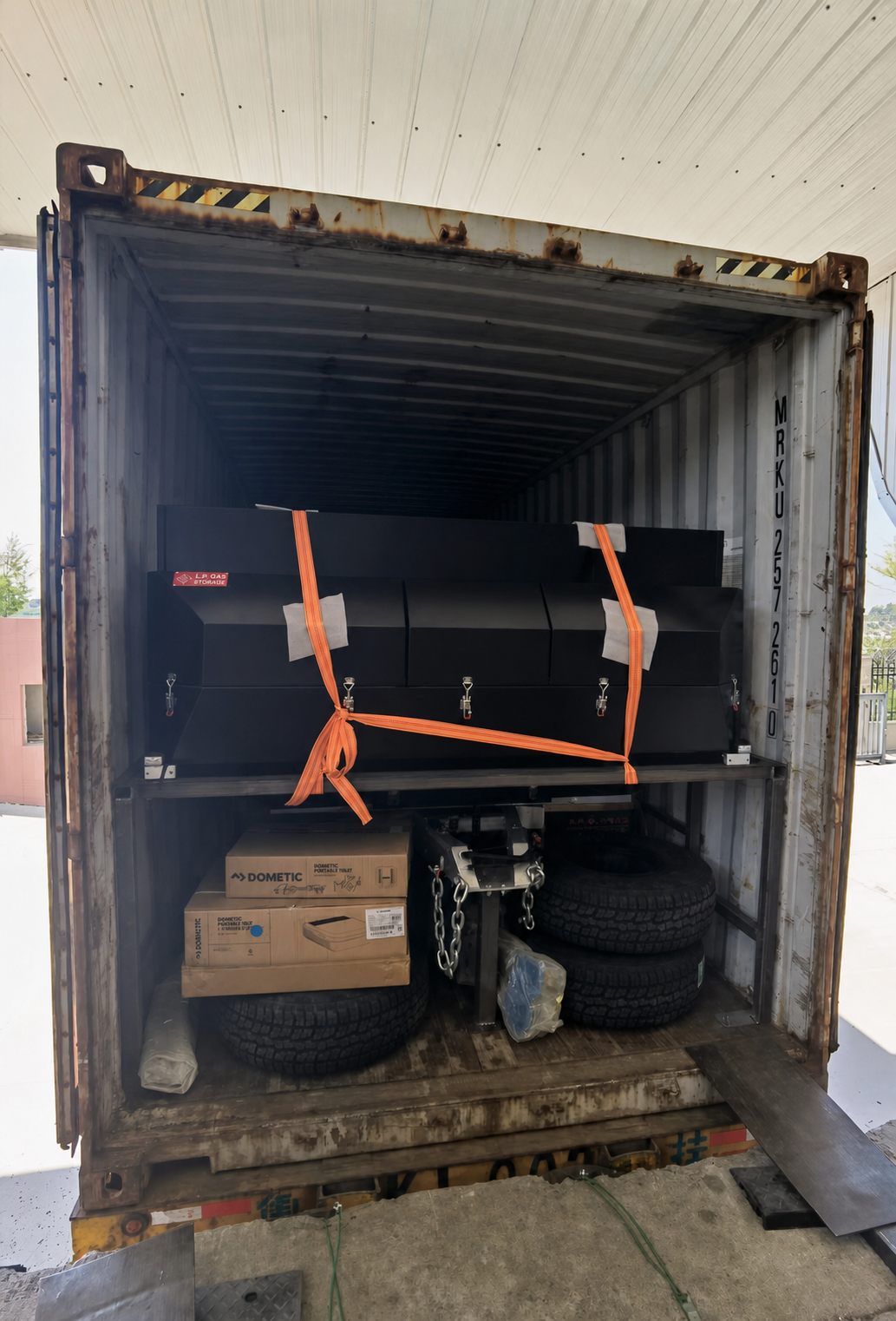 Secured caravan loading