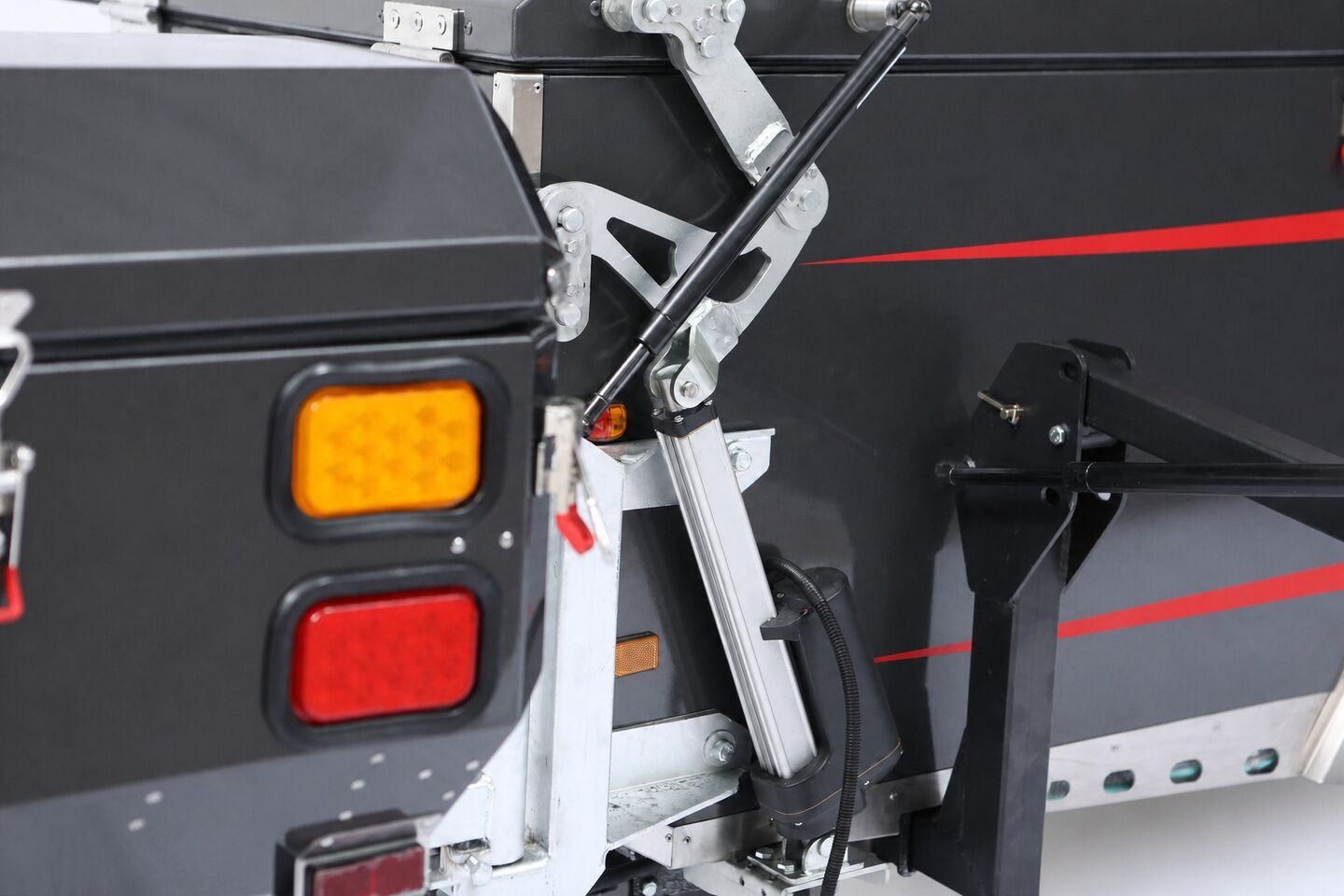 Vehicle, tent body, storage, chassis, interior and towing details 6