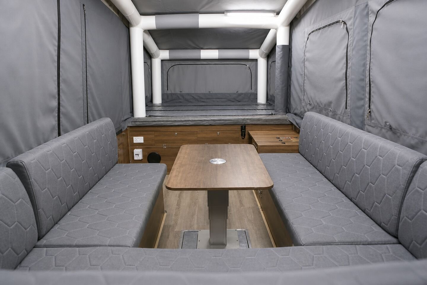 Vehicle, tent body, storage, chassis, interior and towing details 31