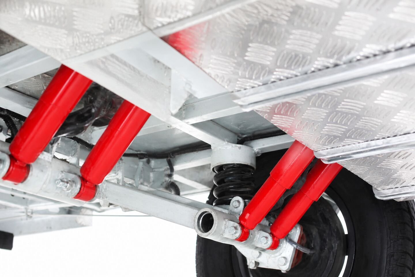 Vehicle, tent body, storage, chassis and towing details 11