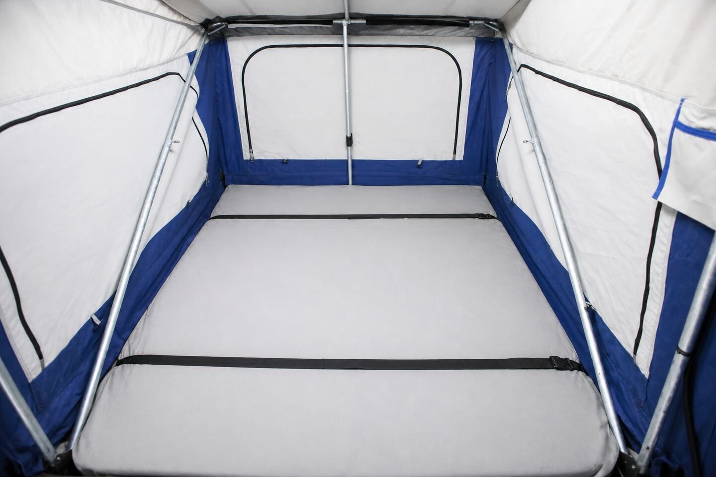 Vehicle, tent body, storage, chassis and towing details 19