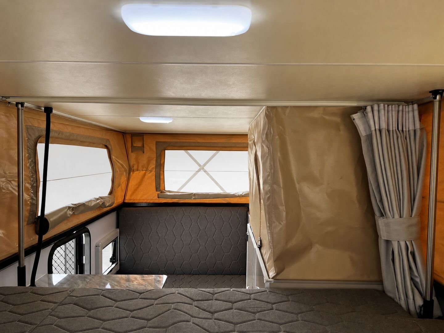Vehicle, front box, kitchen, water, chassis and interior details 11