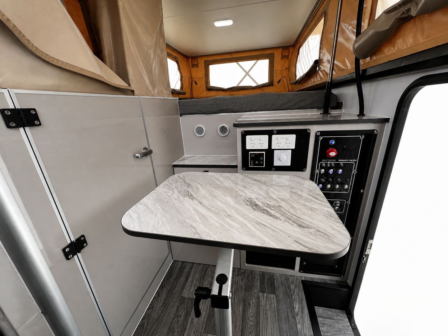 Vehicle, front box, kitchen, water, chassis and interior details 17