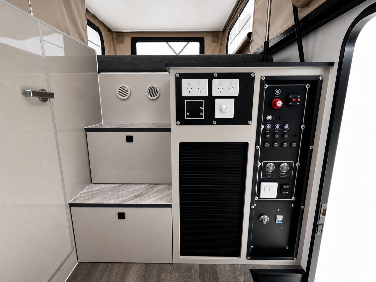 Vehicle, front box, kitchen, water, chassis and interior details 19