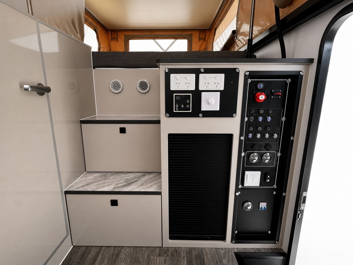 Vehicle, front box, kitchen, water, chassis and interior details 30