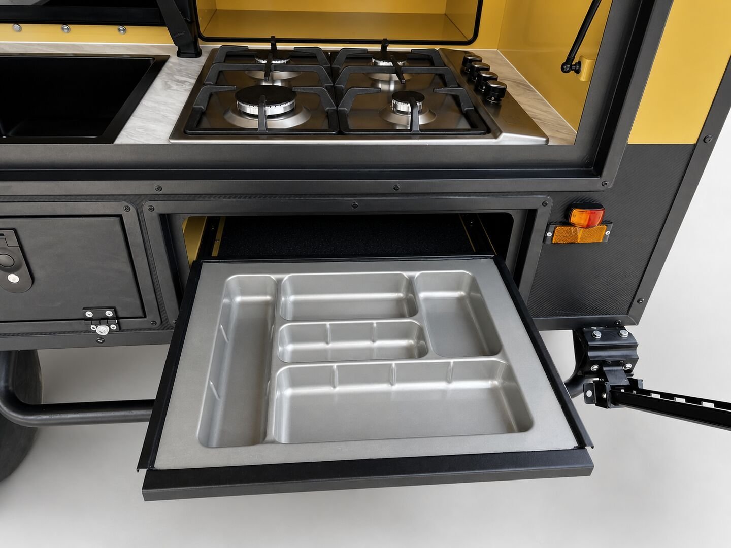 Vehicle, front box, kitchen, water, chassis and interior details 53