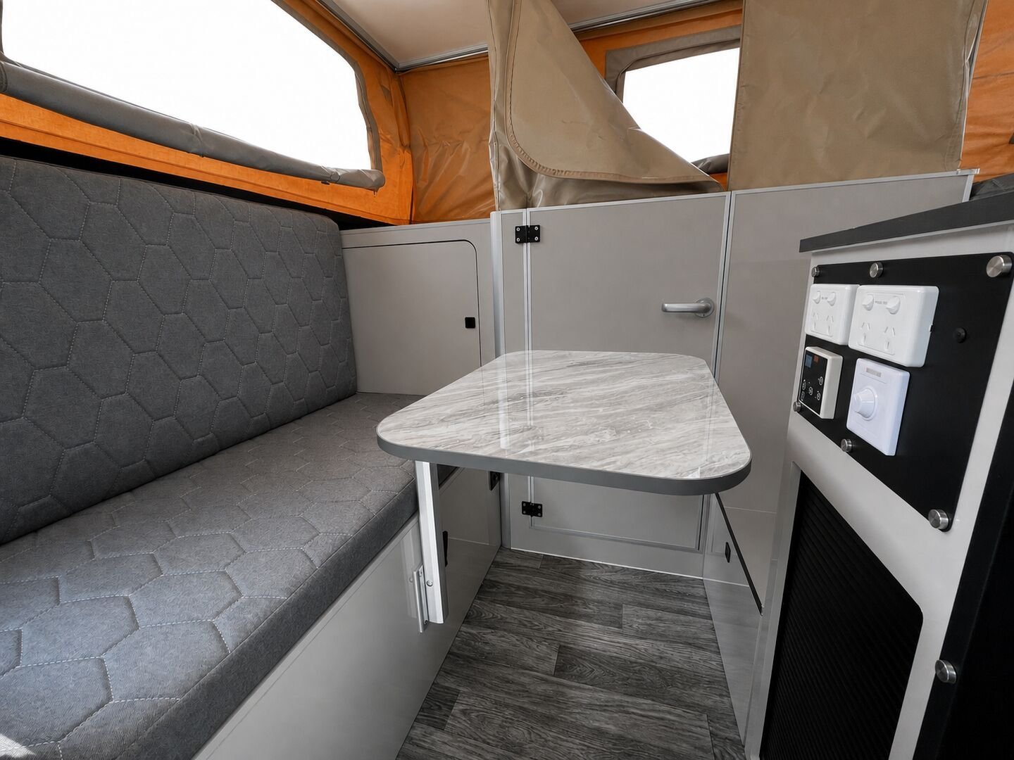 Vehicle, front box, kitchen, water, chassis and interior details 73
