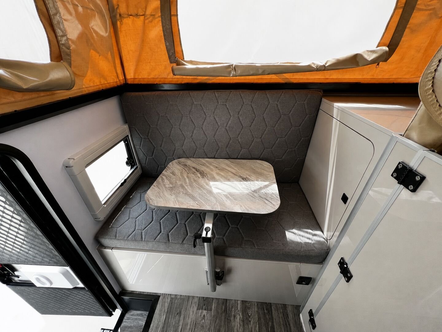 Vehicle, front box, kitchen, water, chassis and interior details 75