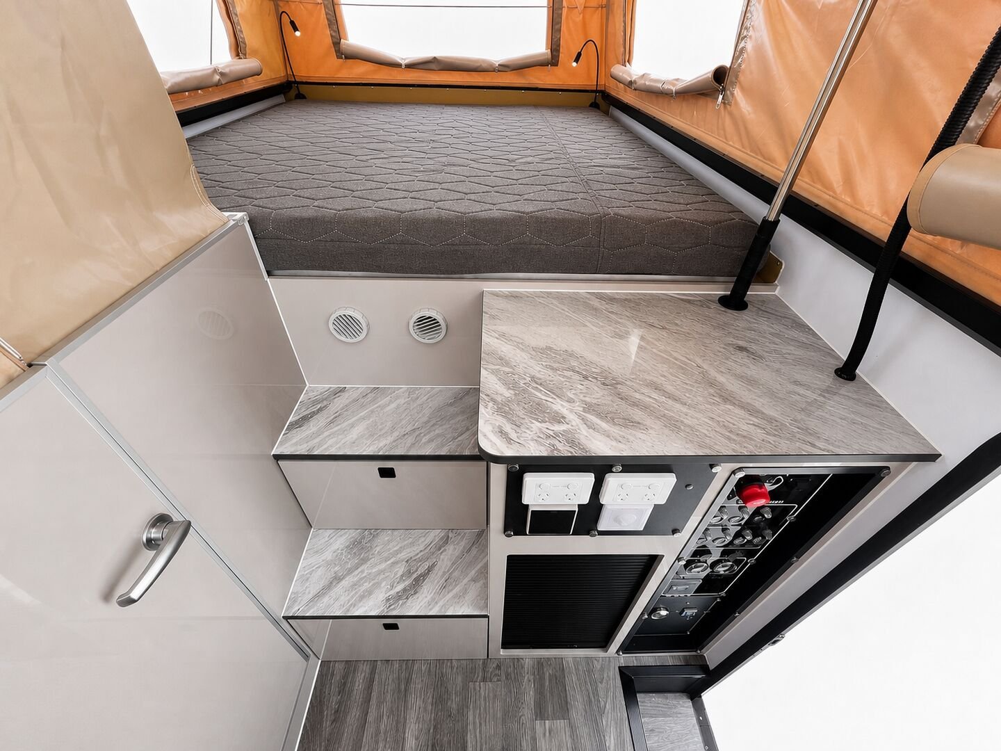 Vehicle, front box, kitchen, water, chassis and interior details 77