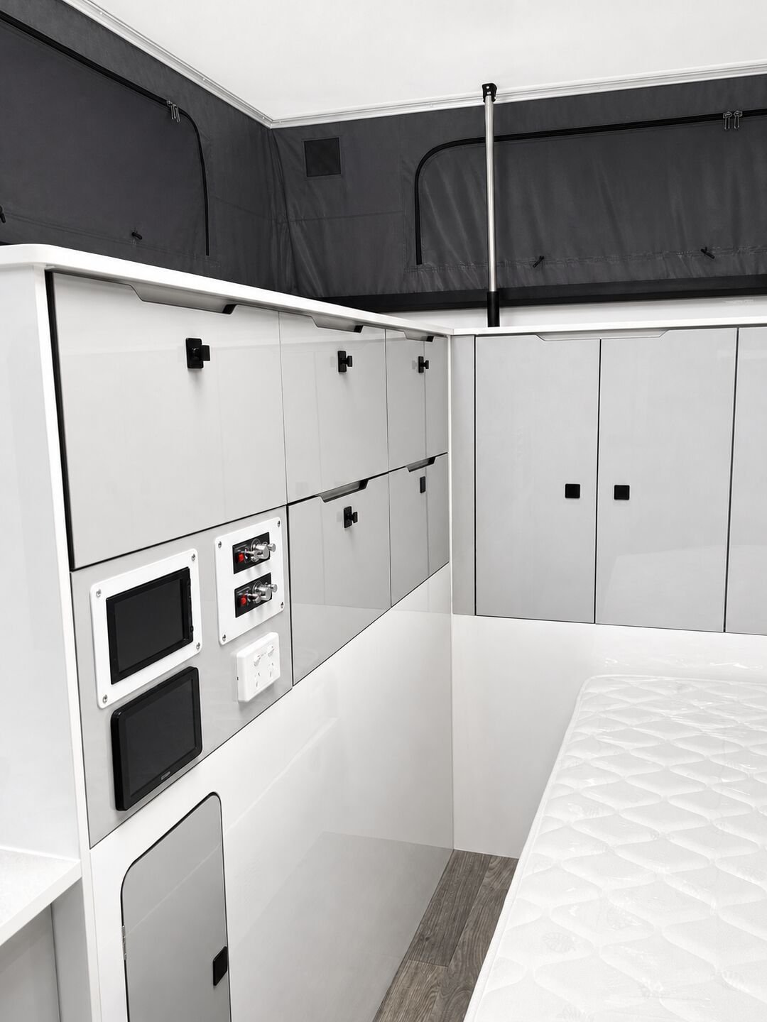 Vehicle, expansion, bathroom, interior and control-system details 32